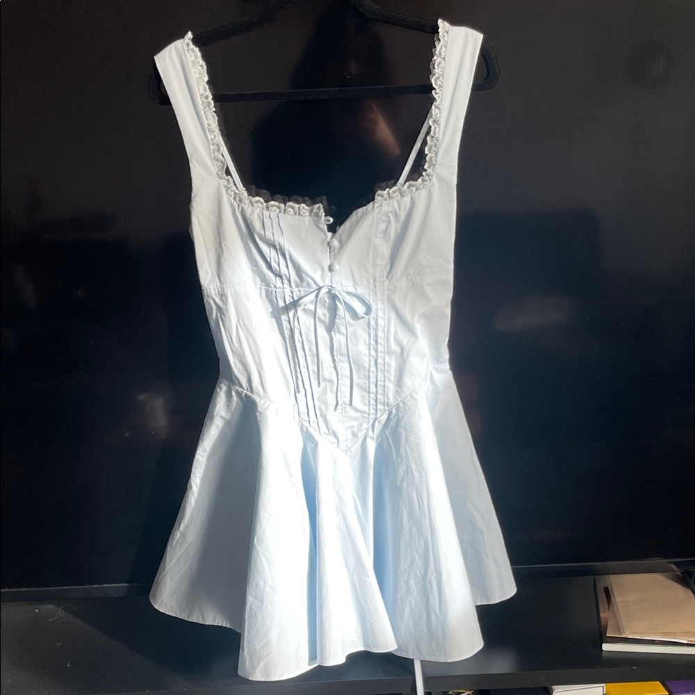 Elegant White Sleeveless Dress